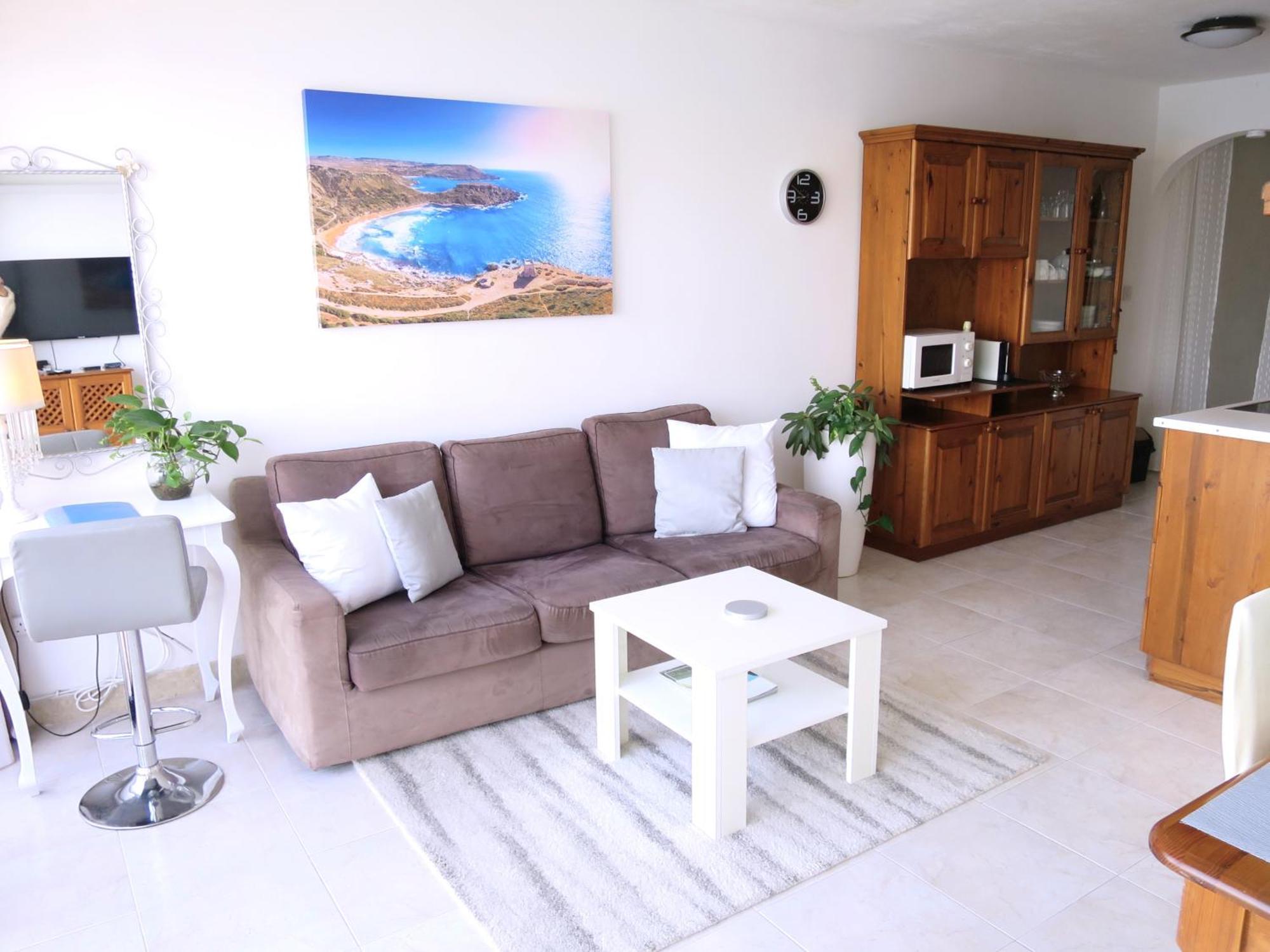Seafront Apartment Terrace, Lounger & Panoramic Ocean Views Меллиеха Номер фото