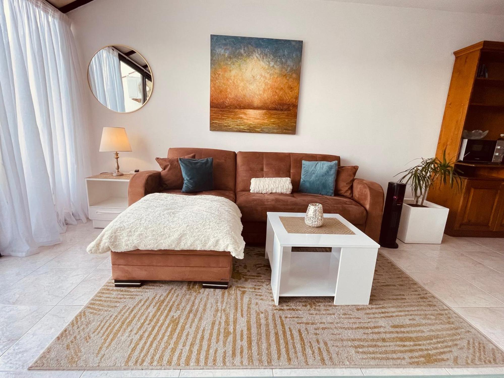 Seafront Apartment Terrace, Lounger & Panoramic Ocean Views Меллиеха Экстерьер фото