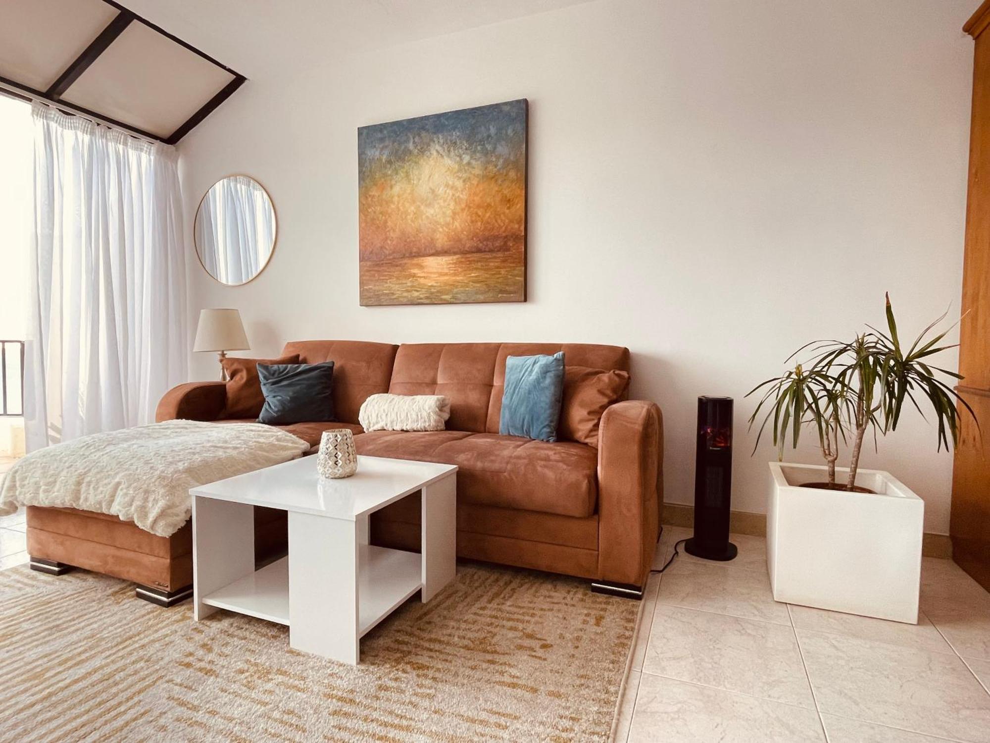Seafront Apartment Terrace, Lounger & Panoramic Ocean Views Меллиеха Экстерьер фото