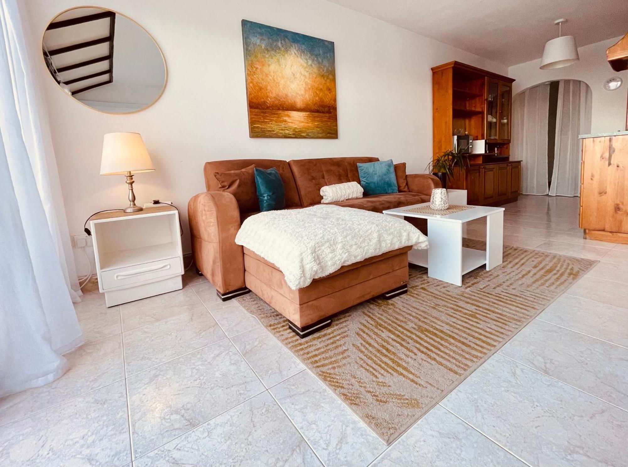 Seafront Apartment Terrace, Lounger & Panoramic Ocean Views Меллиеха Экстерьер фото